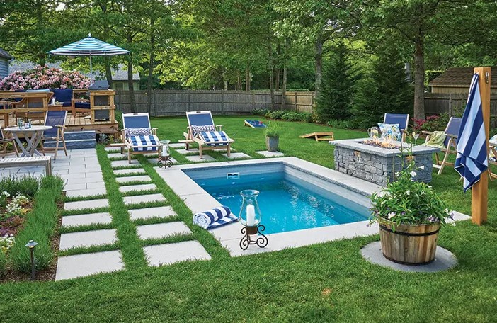 Small Yet Luxurious: Creating Oasis-Like Small Yard Pools